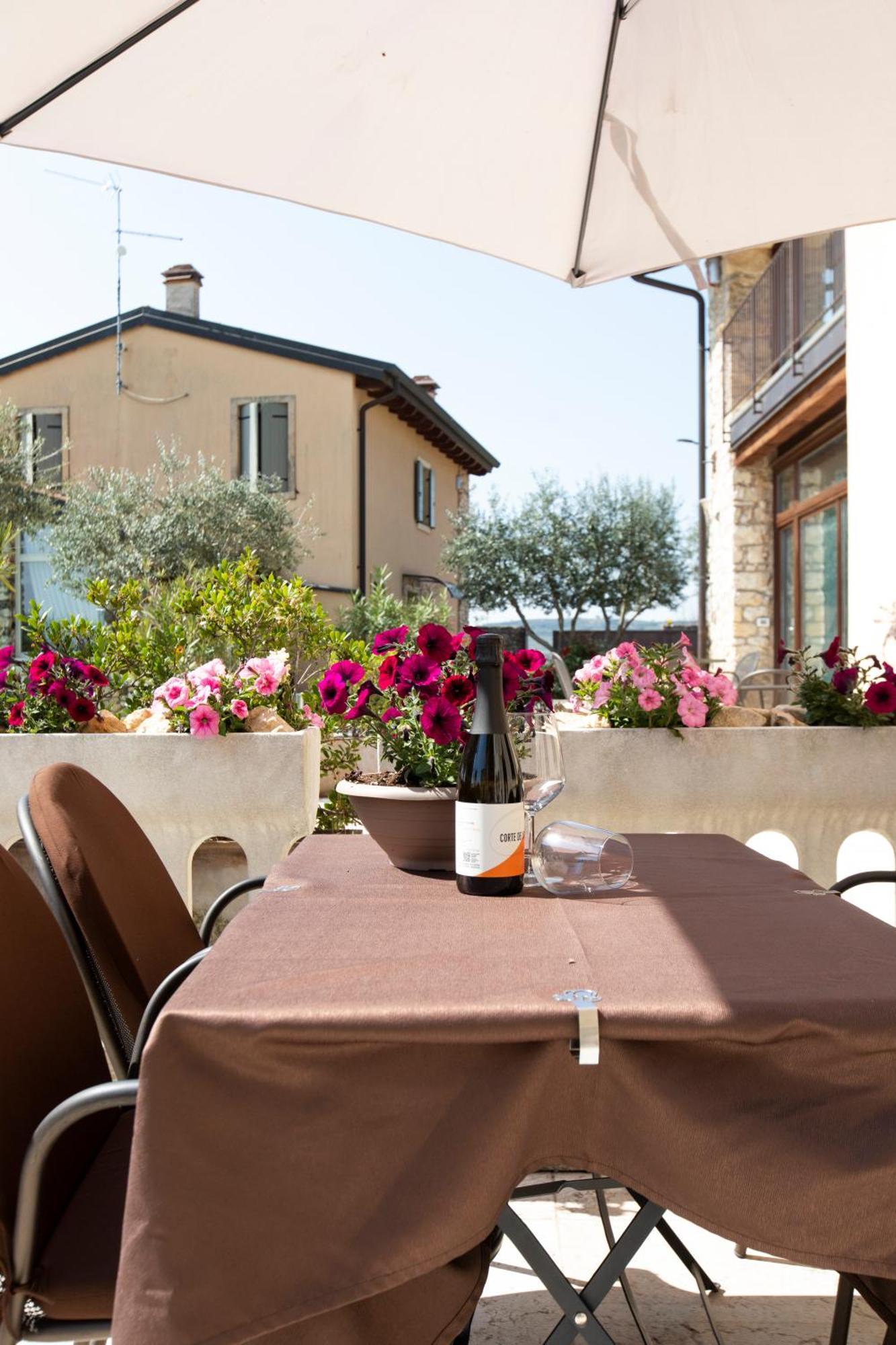 Corte Dei Soavi Suites - Apartments Soave  Eksteriør bilde